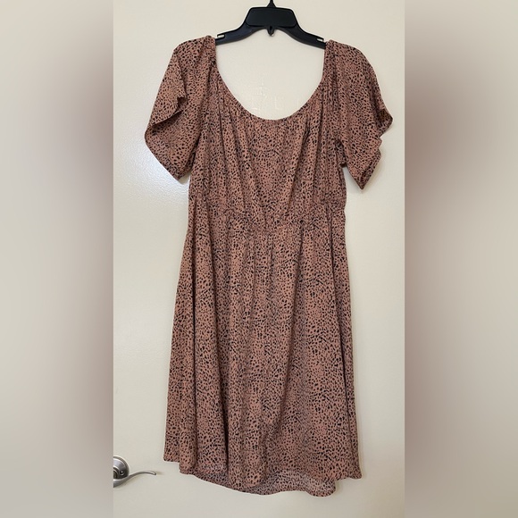 Off the Shoulder Animal Print dress - Picture 4 of 5